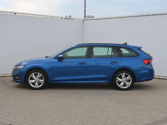 Skoda Octavia Combi 2020 photo 2
