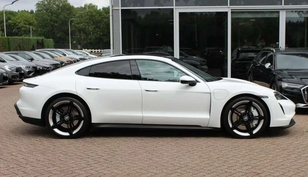 Porsche Taycan 2024 photo 4
