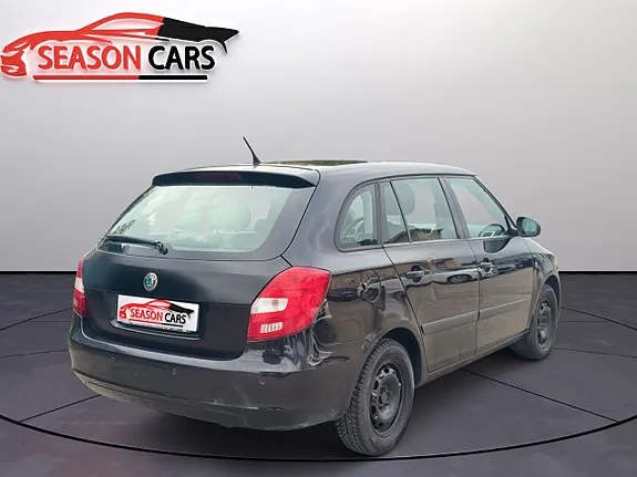 Skoda Fabia 2008 photo 2
