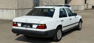 Mercedes-Benz 124 E 260 1987 photo 2