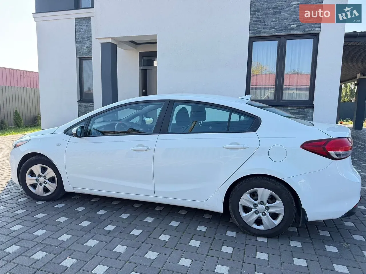 Kia Forte 2017 photo 4