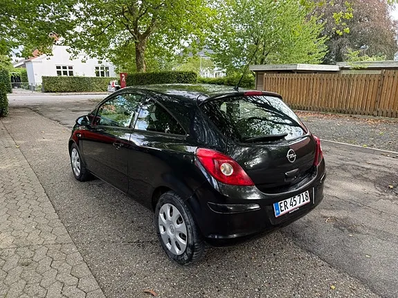 Opel Corsa 2013 photo 4