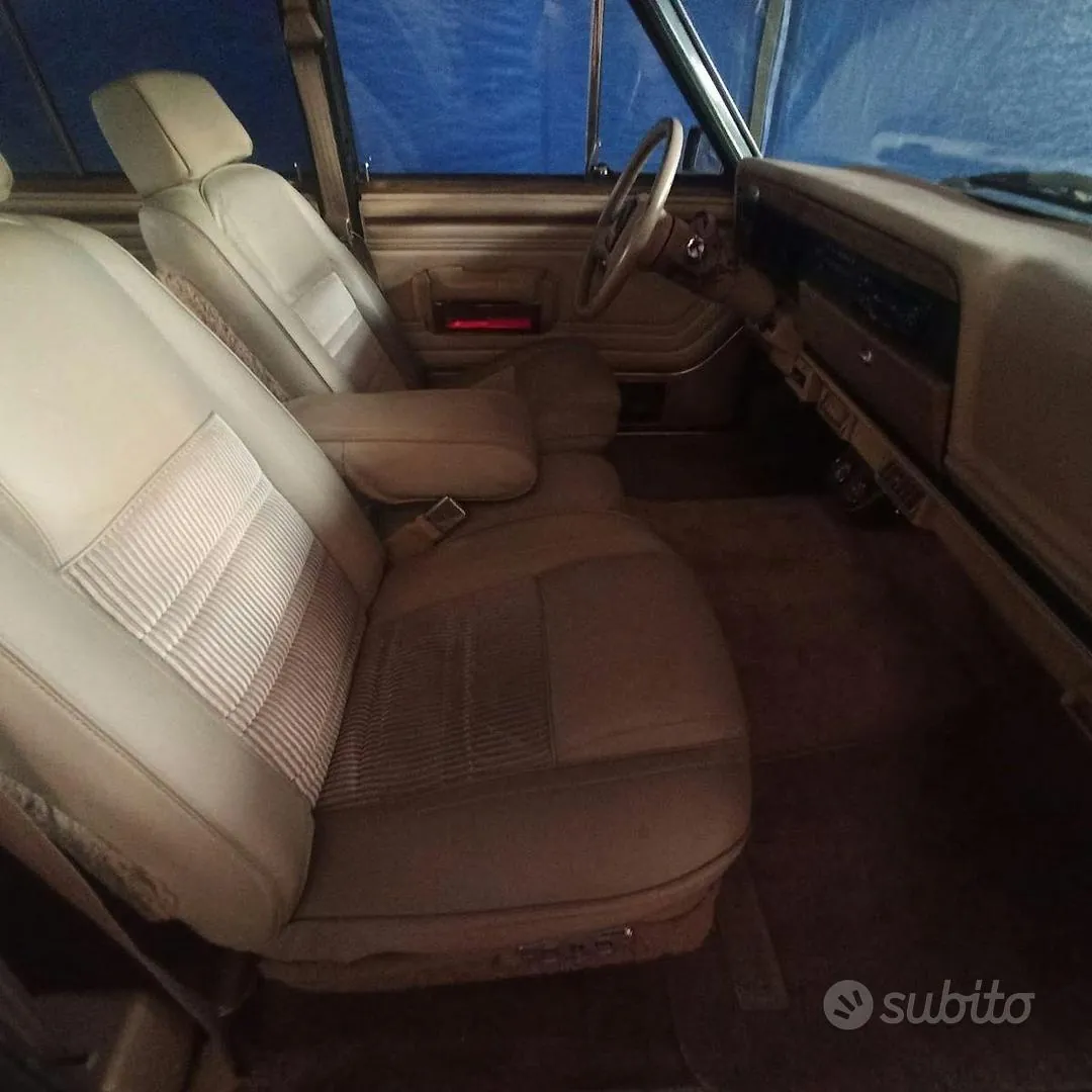 Jeep Grand Wagoneer 1989 photo 5