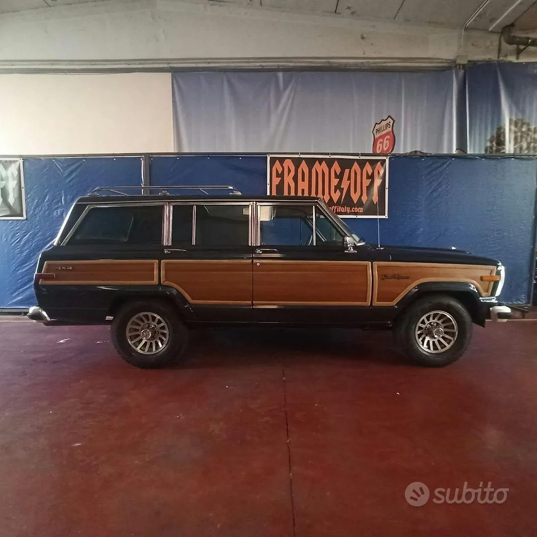 Jeep Grand Wagoneer