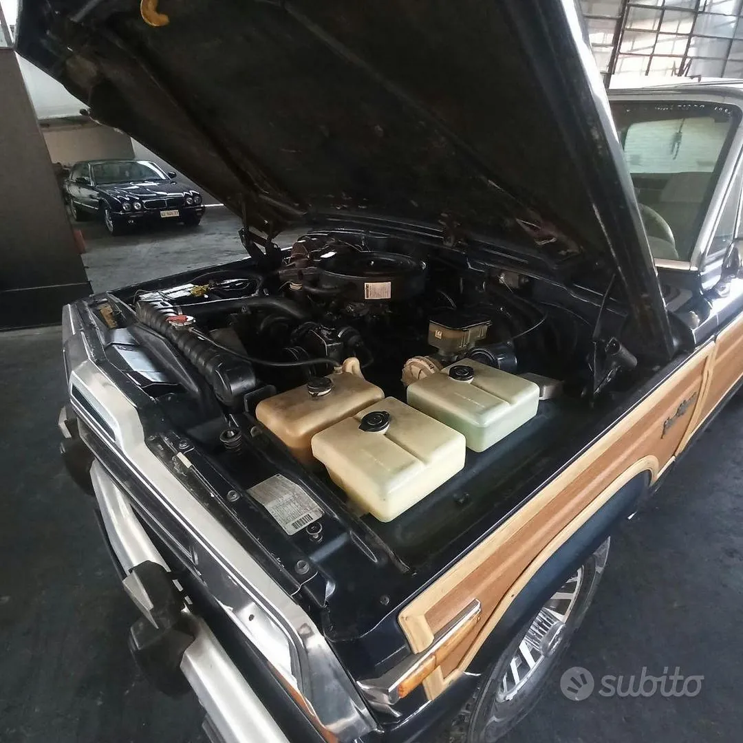 Jeep Grand Wagoneer 1989 photo 3