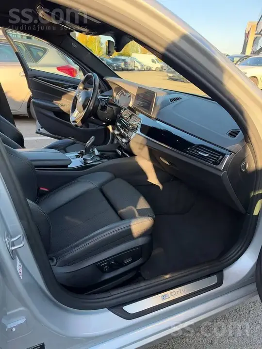 BMW 530E 2018 photo 4