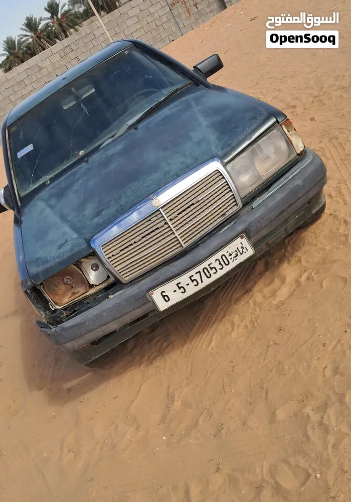 Mercedes-Benz E-Class 1989 photo 2