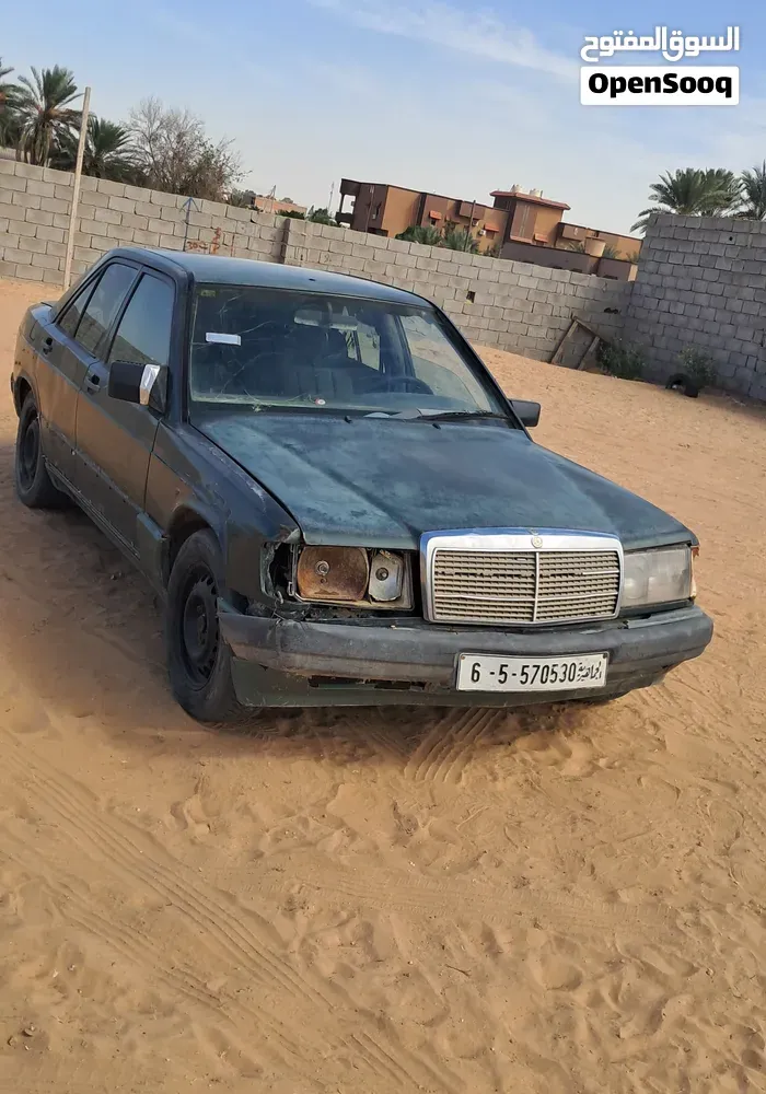 Mercedes-Benz E-Class 1989 photo 4