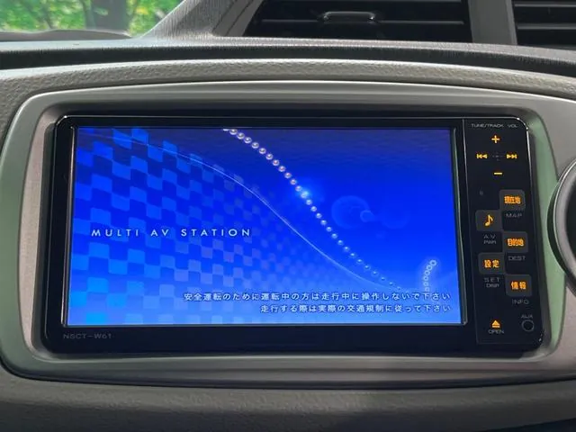 Toyota Yaris 2012 photo 3