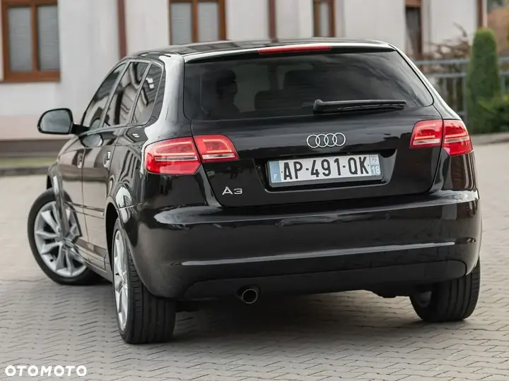 Audi A3 Sportback 2010 photo 2