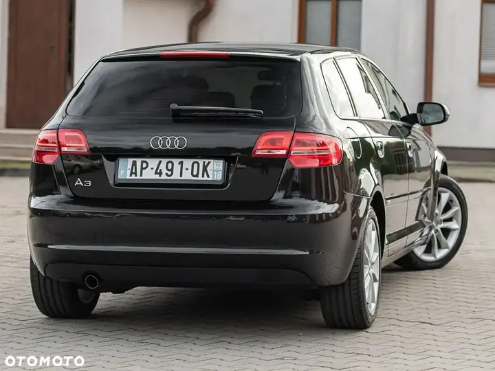 Audi A3 Sportback 2010 photo 3