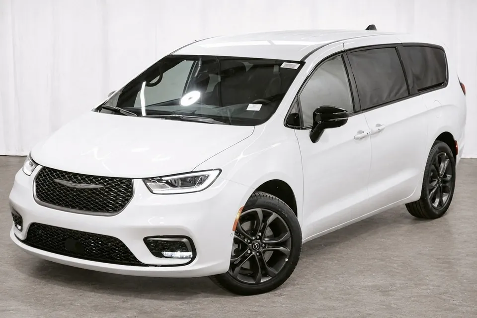 Chrysler Pacifica 2026 photo 3