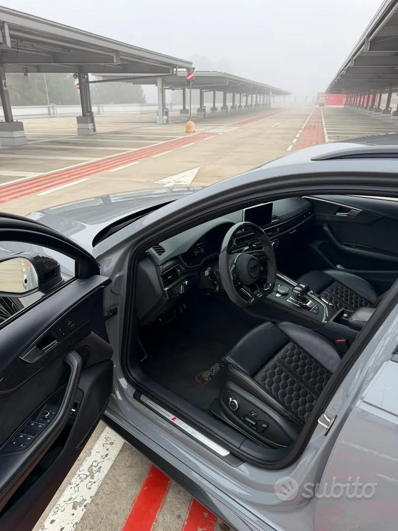 Audi Rs4 2018 photo 4
