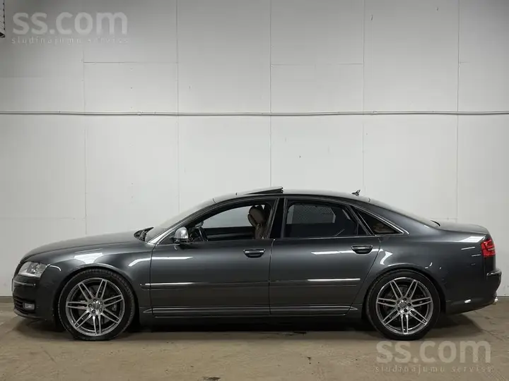 Audi S8 2008 photo 5