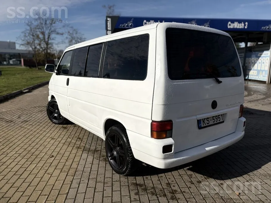 Volkswagen Caravelle 1996 photo 2