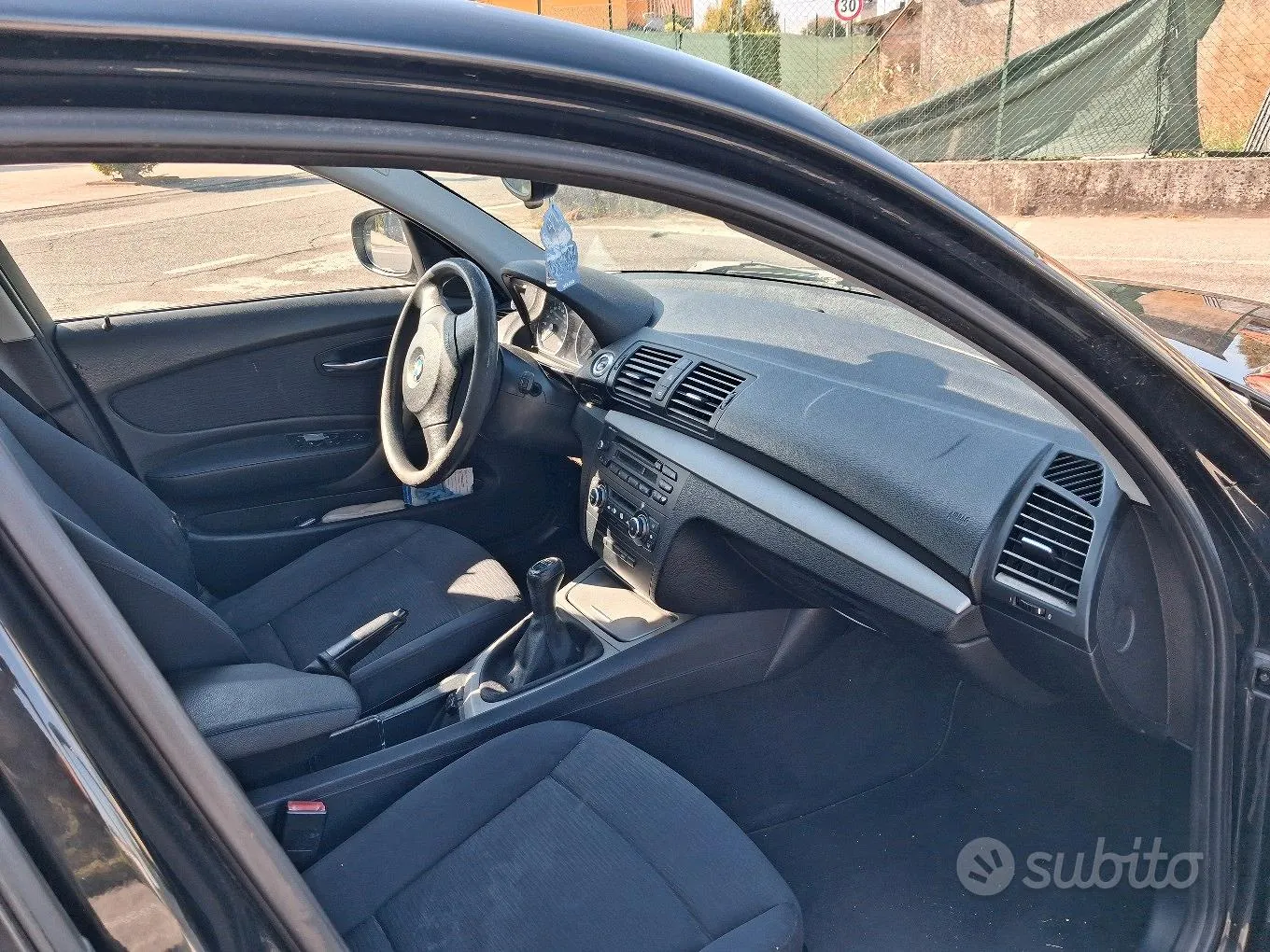 BMW 1 Series 2010 photo 3