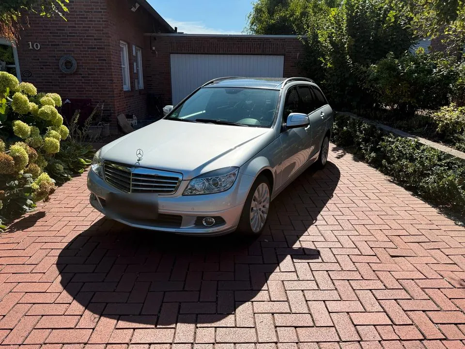 Mercedes-Benz C320