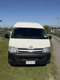 Toyota Hiace 2013 photo 3