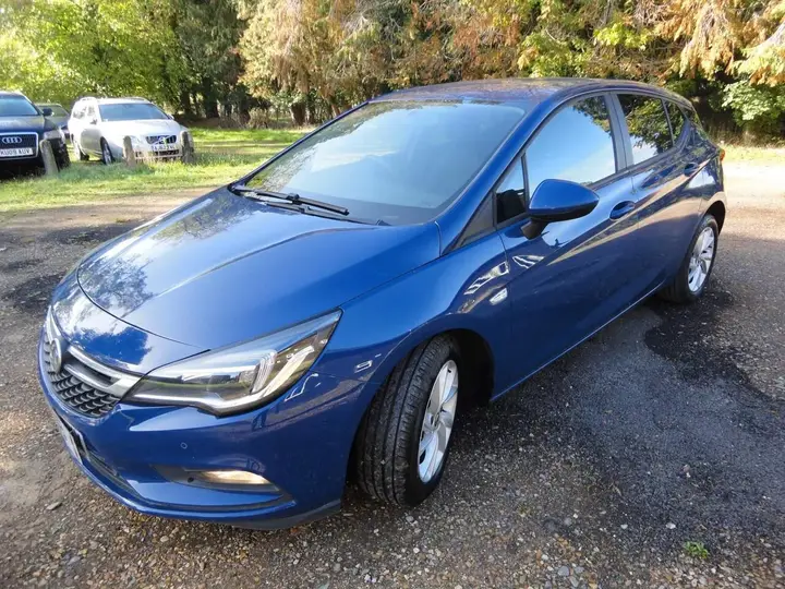 Vauxhall Astra 2018 photo 2