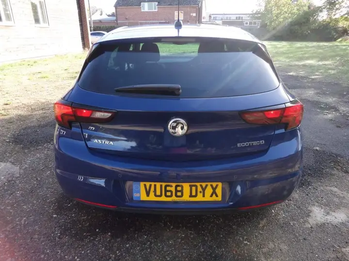 Vauxhall Astra 2018 photo 4