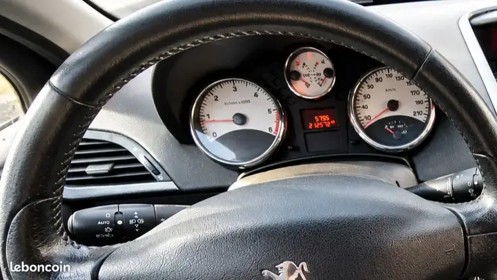 Peugeot 207 2007 photo 3