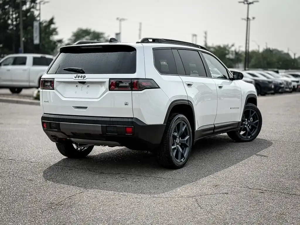 Jeep Cherokee 2026 photo 2