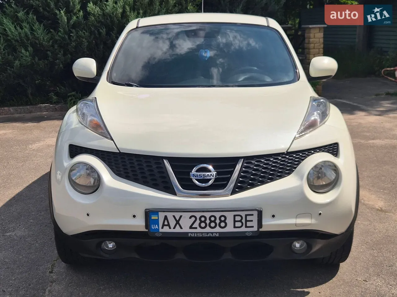 Nissan Juke 2011 photo 2