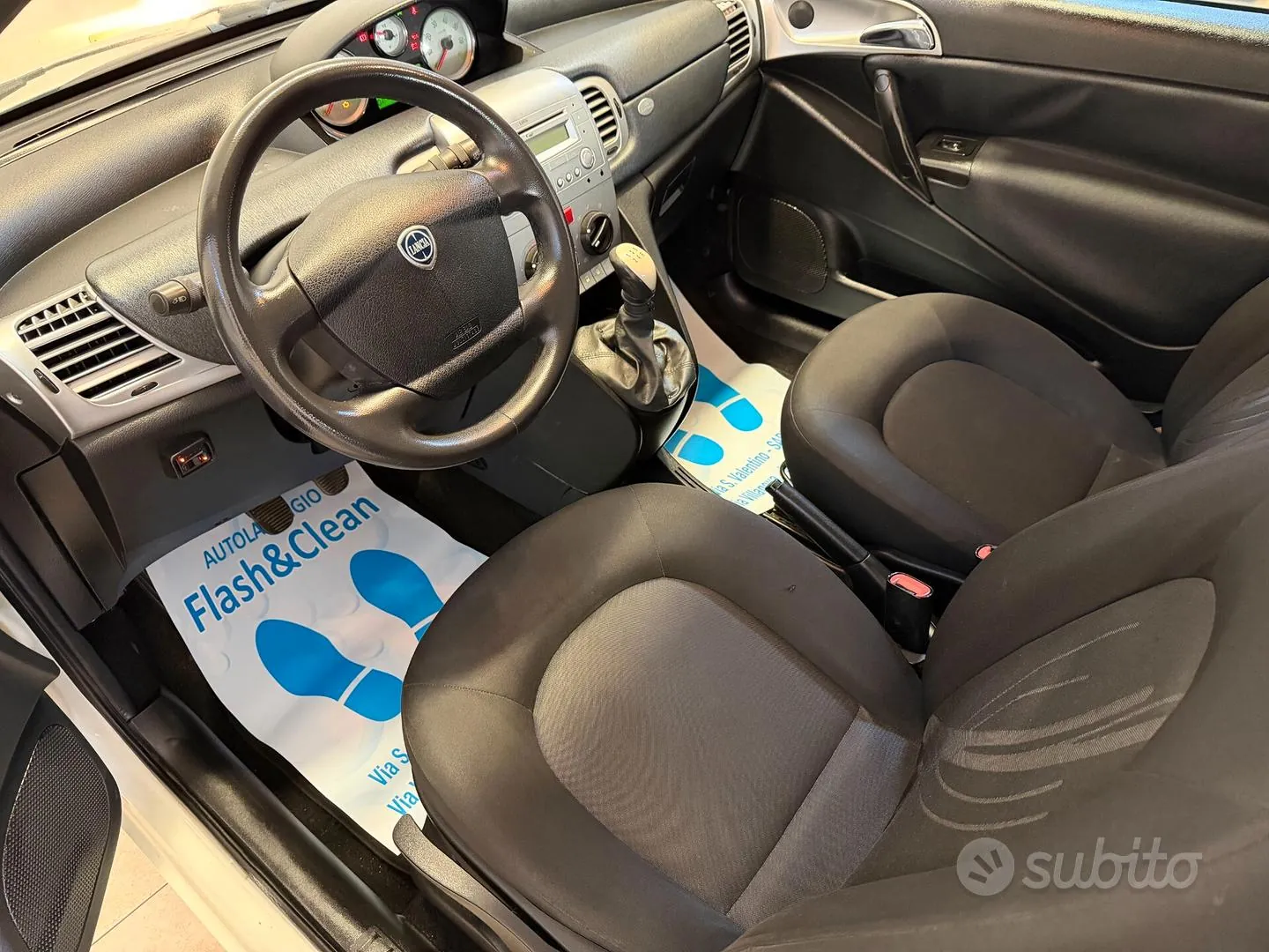 Lancia Ypsilon 2011 photo 3