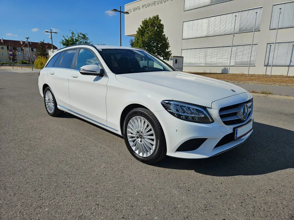 Mercedes-Benz C-Class 2019 photo 2