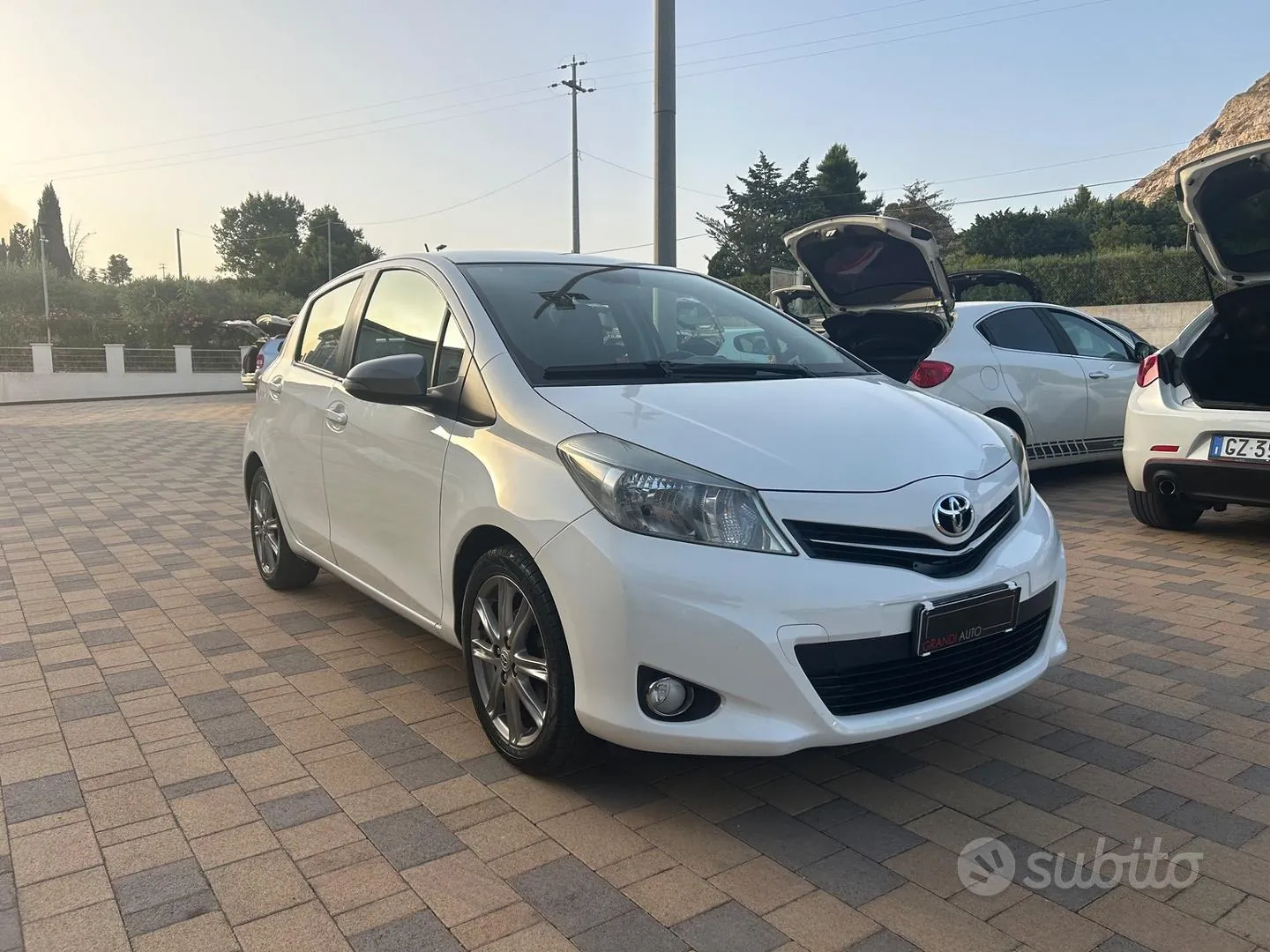 Toyota Yaris 2012 photo 3