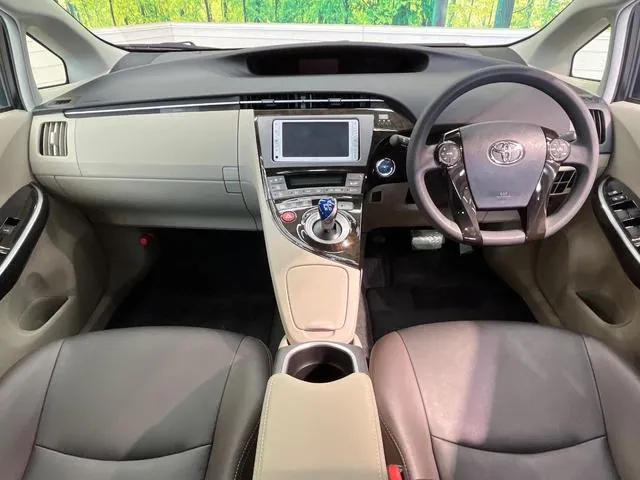 Toyota Prius 2014 photo 2