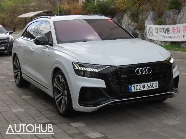 Audi Q8 2023 photo 2