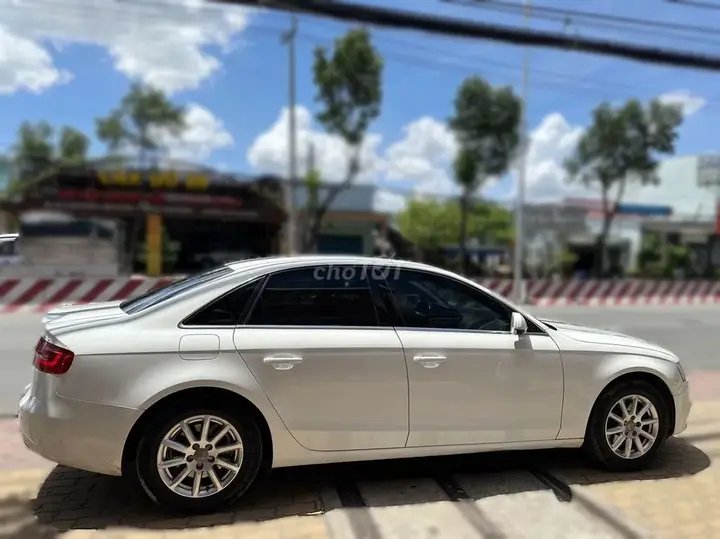 Audi A4 2013 photo 4
