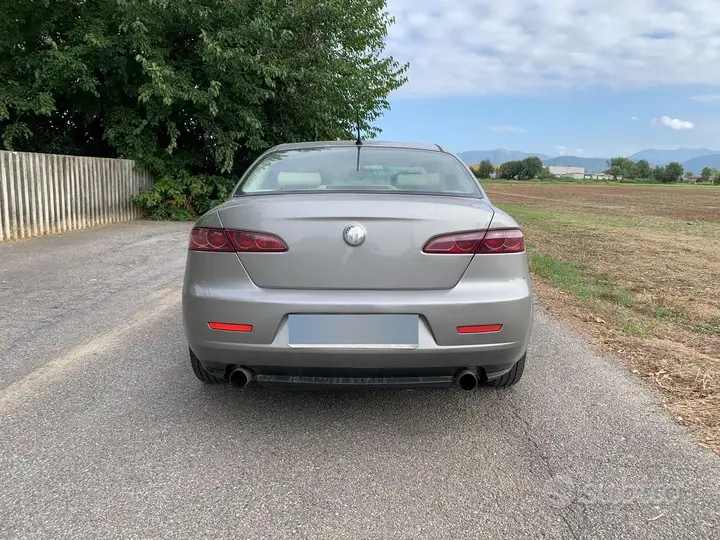 Alfa Romeo 159 2009 photo 5