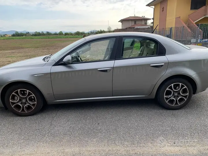 Alfa Romeo 159
