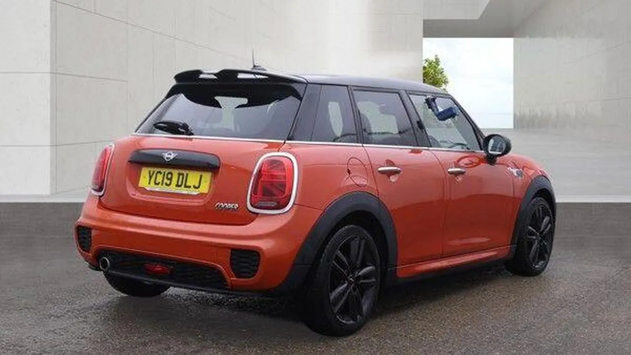 Mini Hatch 2019 photo 3
