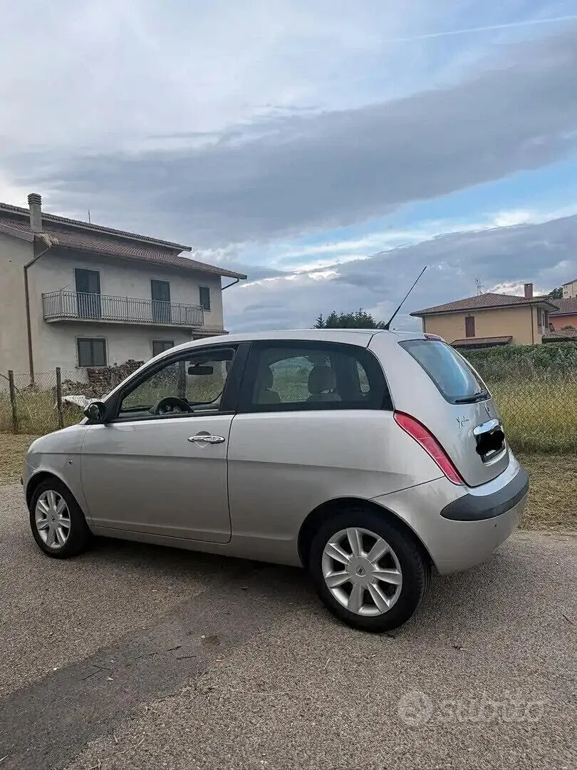 Lancia Ypsilon 2005 photo 2