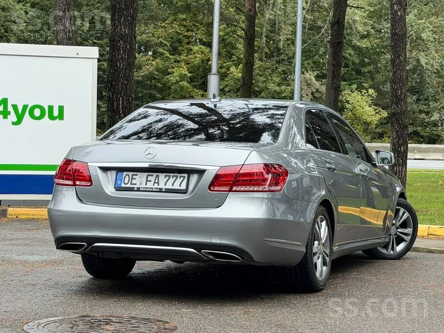 Mercedes-Benz E220 2013 photo 4