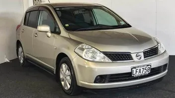 Nissan Tiida 2004 photo 2