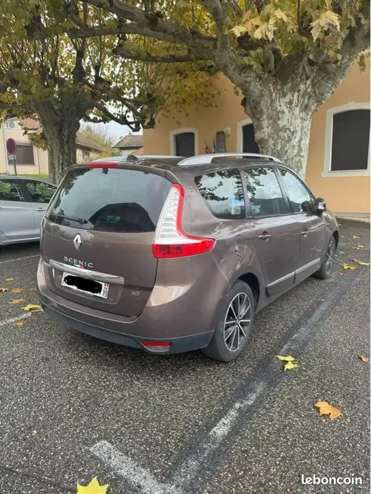 Renault Grand Scenic 2013 photo 2