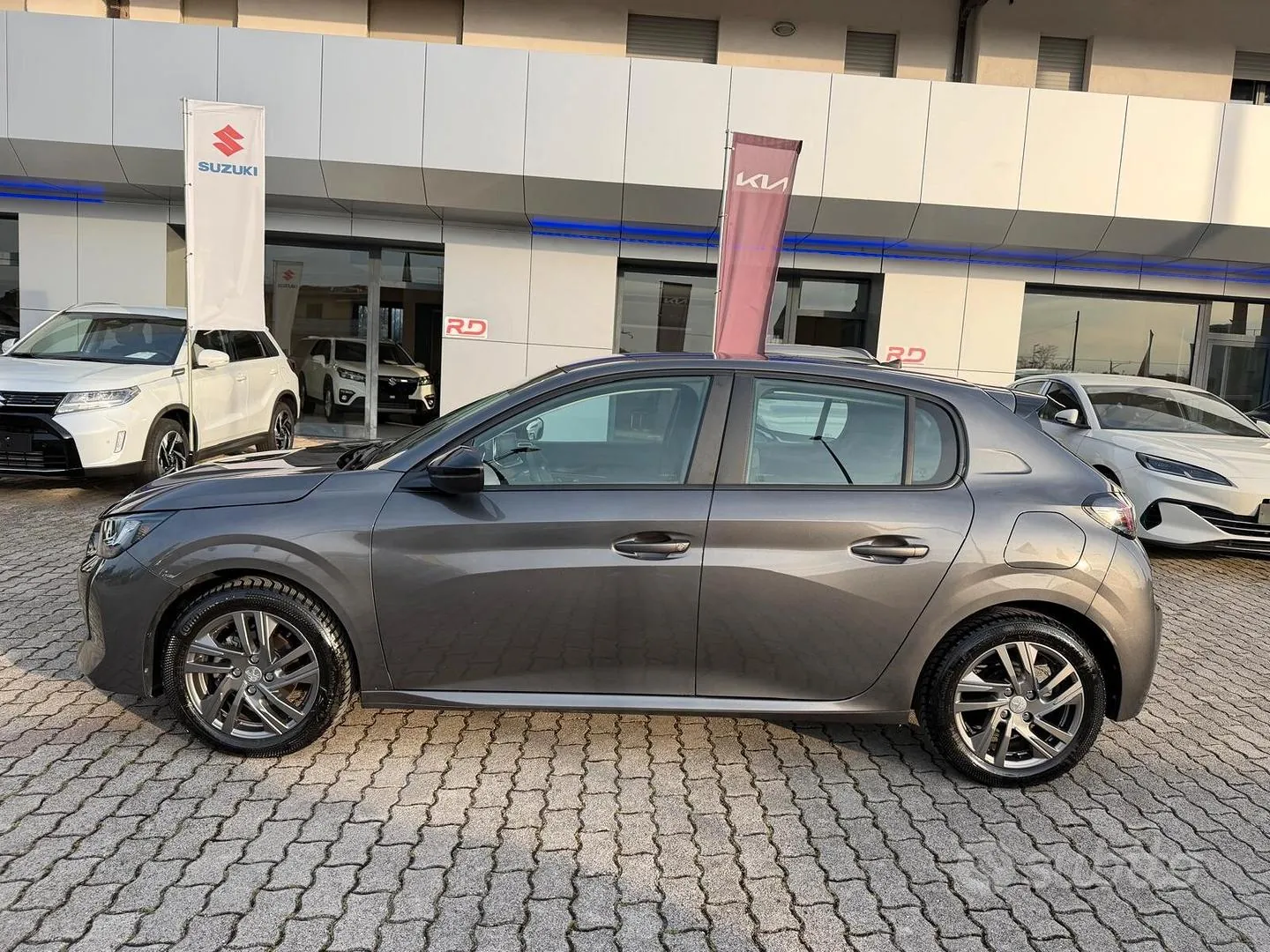 Peugeot 208 2022 photo 3