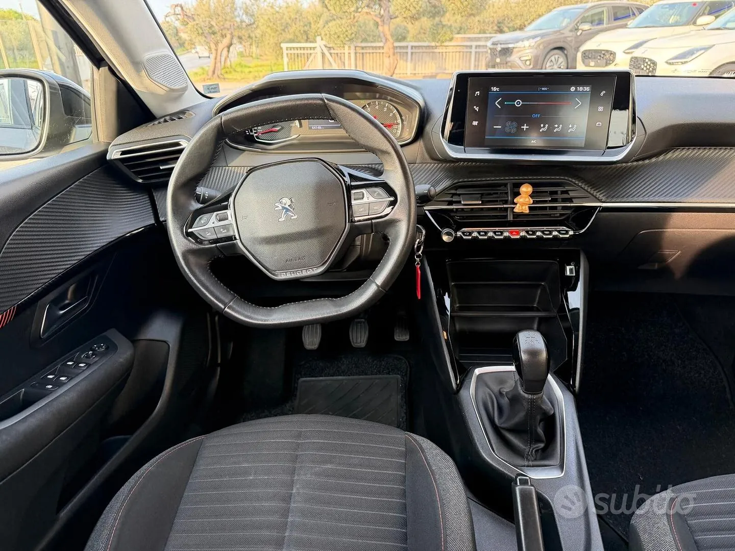 Peugeot 208 2022 photo 5