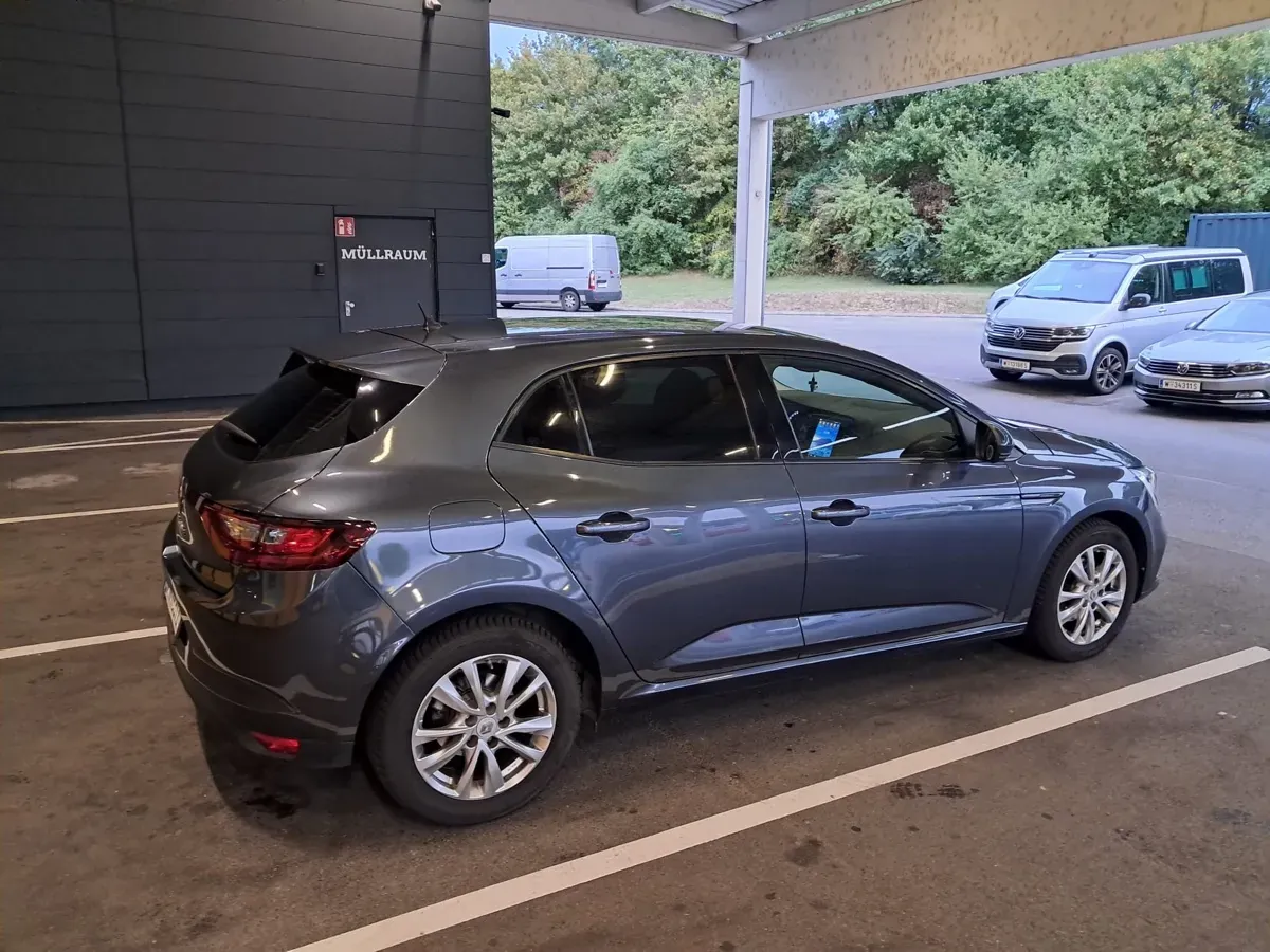 Renault Megane 2019 photo 2