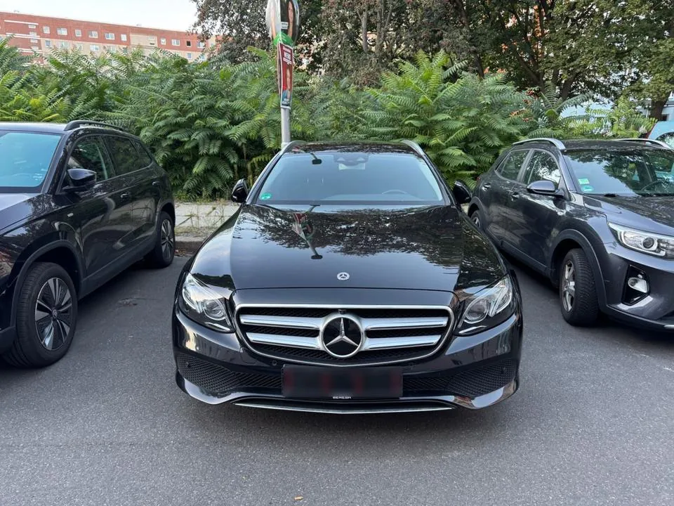 Mercedes-Benz E 220 D