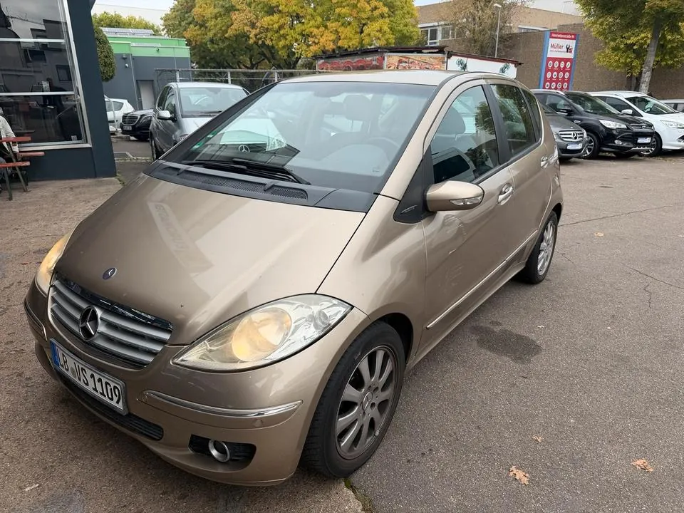 Mercedes-Benz A200