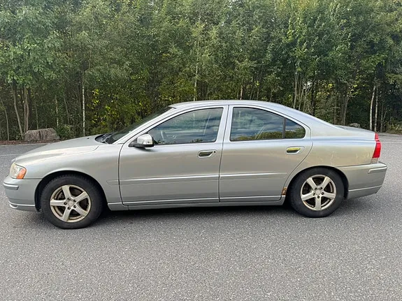 Volvo S60 2008 photo 2