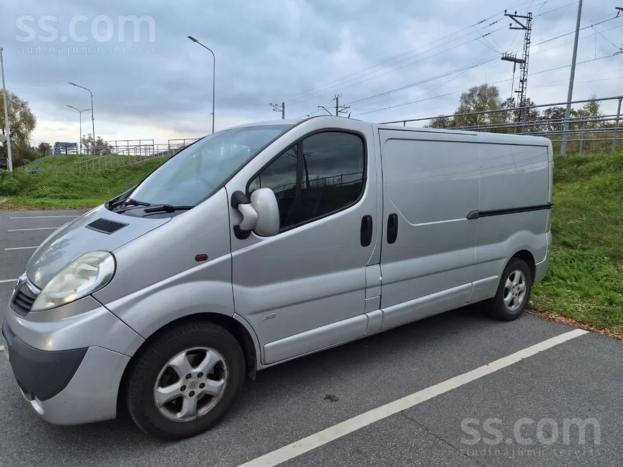 Opel Vivaro 2014 photo 2