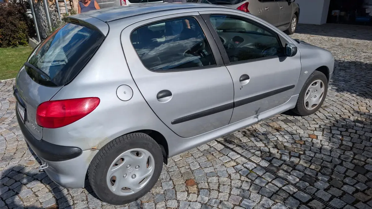 Peugeot 206 2000 photo 3
