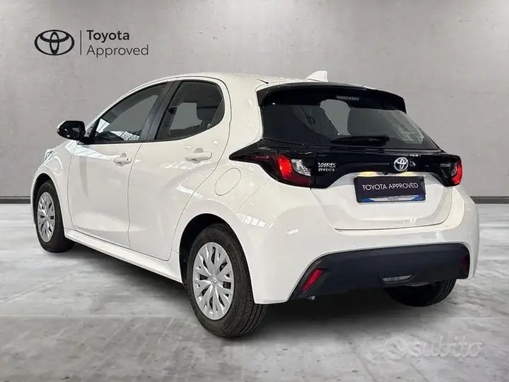 Toyota Yaris 2023 photo 5