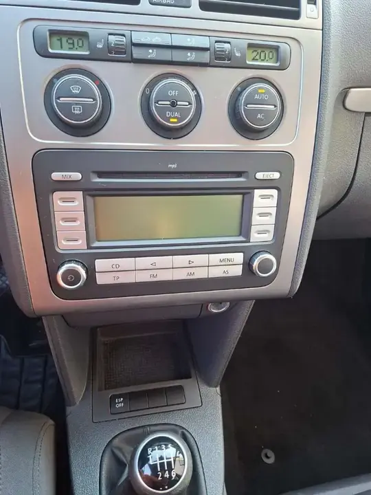 Volkswagen Touran 2008 photo 3